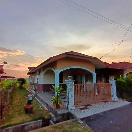 Ebnur Homestay อาเรา ภายนอก รูปภาพ