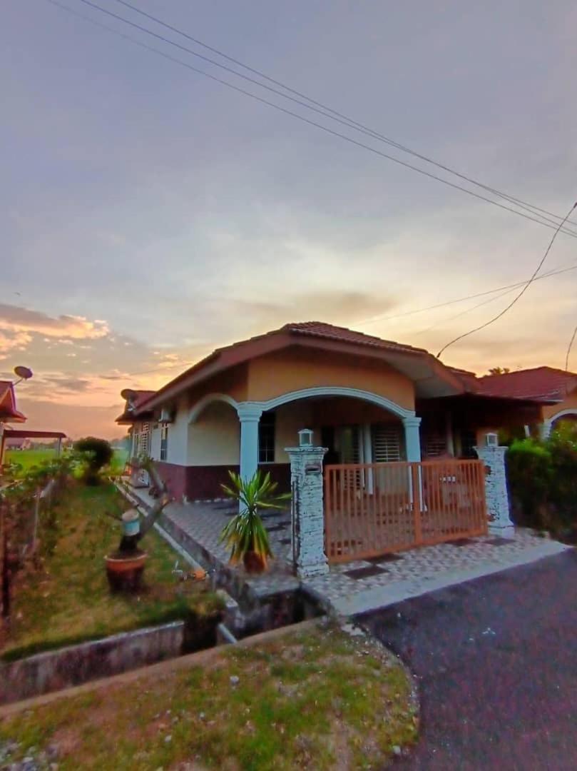 Ebnur Homestay อาเรา ภายนอก รูปภาพ